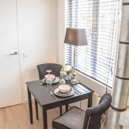 Tiny House Lindenhouse בית הארחה