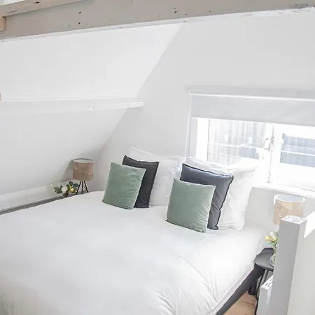Bed & Breakfast Tiny House Lindenhouse *