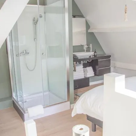 Tiny House Lindenhouse Bed & Breakfast *